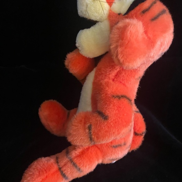Vintage Tigger from Disneyland stuffed animal plush - Picture 5 of 8